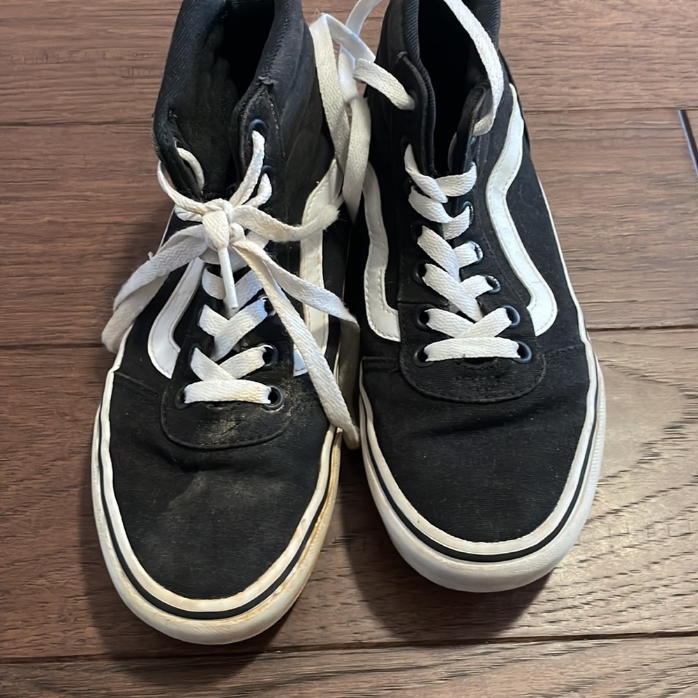 Vans - Picture 2 of 5
